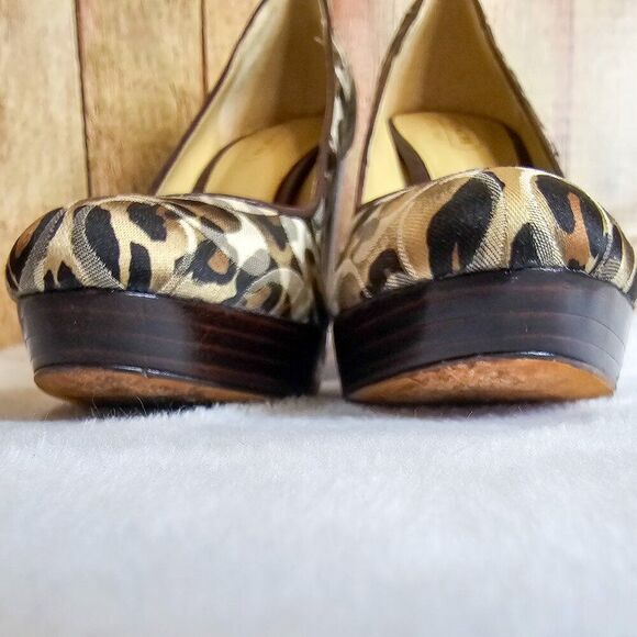 Coach Tristian Leopard Signature Logo Pumps Brown Graphic Size 6B - Picture 3 of 13